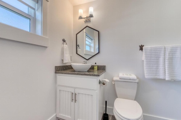 Twin Rocks Beach Retreat image 12