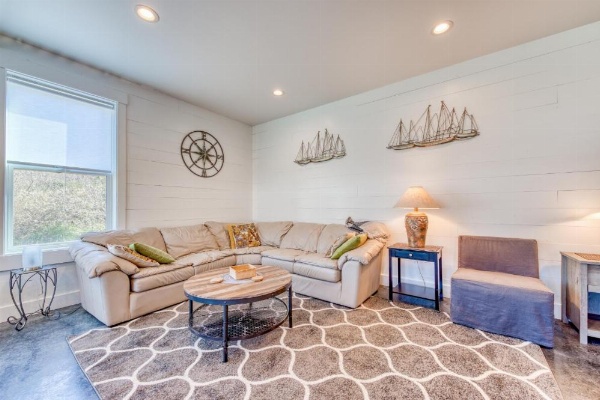 Twin Rocks Beach Retreat image 16