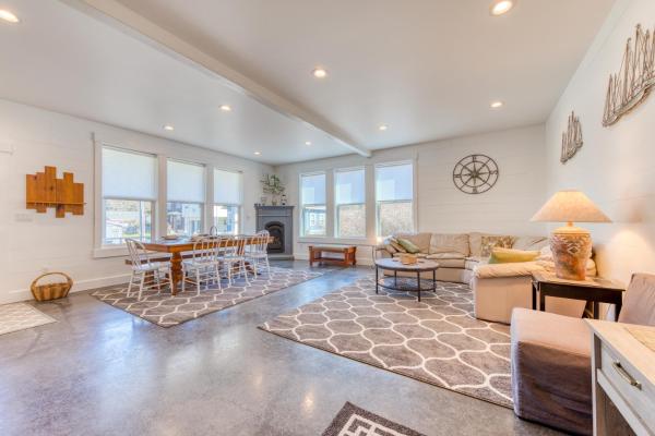 Four bedroom holiday home